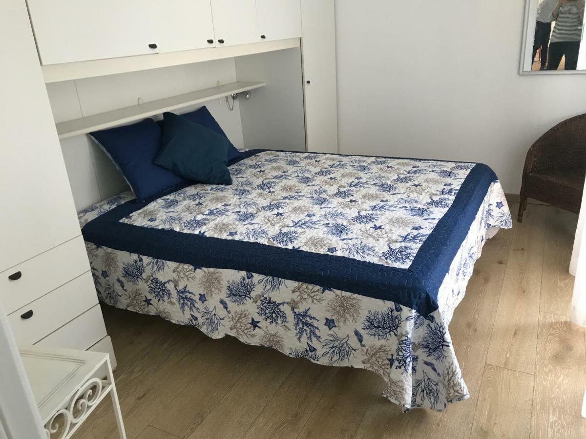 Casa Celeste Apartment เวียเรจโจ ภายนอก รูปภาพ